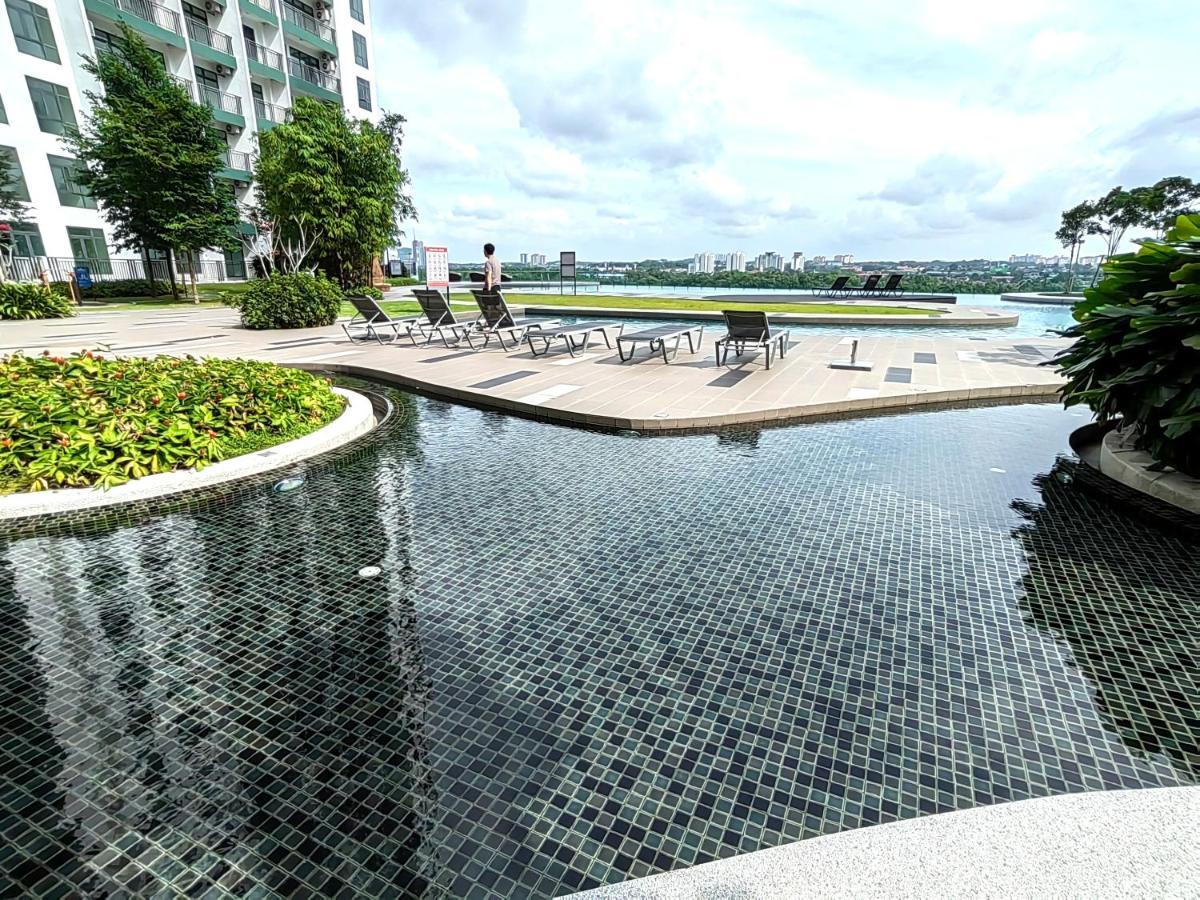 8Scape Residences Batman Vs Ironman@Lsy Home & Leisure Johor Bahru Ngoại thất bức ảnh